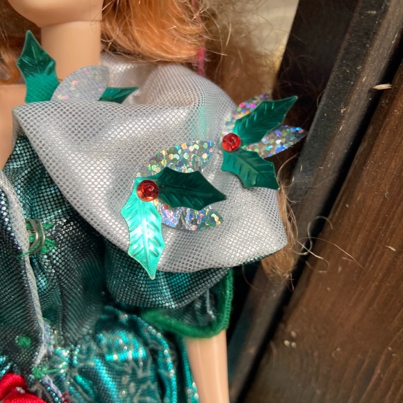 Green Eyed Redhead Barbie in Christmas Holly Gown - Picture 10 of 10
